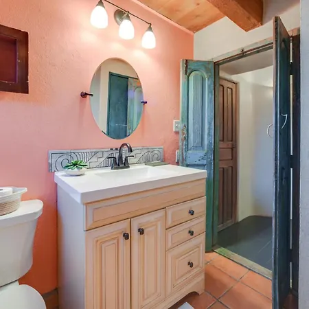 Holiday home Rustic Adobe-style W/ Hot Tub In
