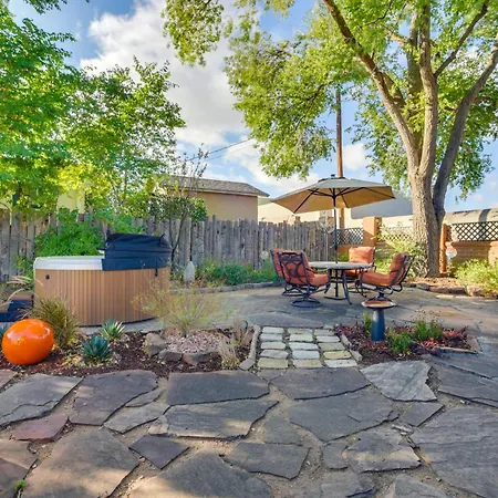 Rustic Adobe-style W/ Hot Tub In * Santa Fe