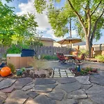 Rustic Adobe-Style Home With Hot Tub In Santa Fe